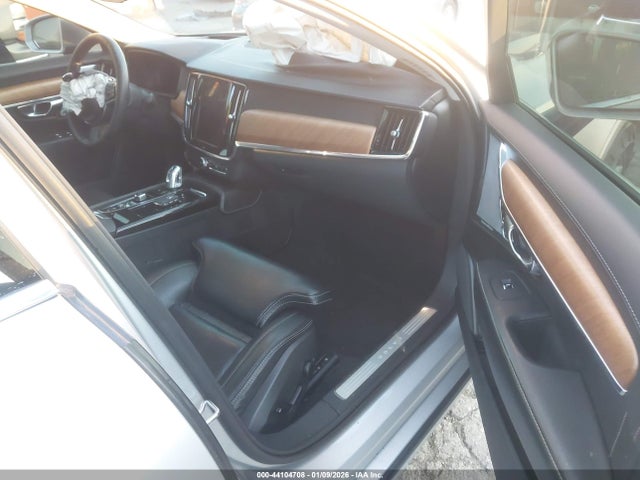 LVYBC0AL1JP031431 Volvo S90 Hybrid T8 Inscription