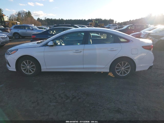 5NPE24AF3JH679132 Hyundai SONATA SE