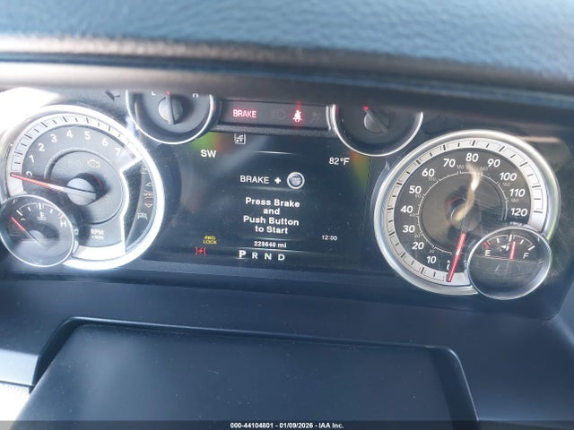 1C6RR7NT1ES246163 RAM 1500 Laramie