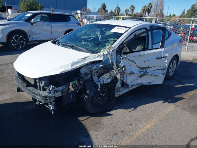 Hyundai ELANTRA SE 2016 5NPDH4AE5GH765617 Image 2