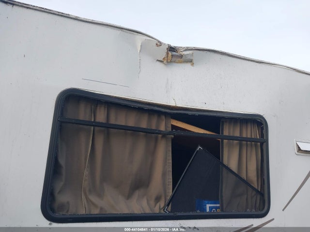 Ford E-450 Cutaway 2016 1FDXE4FS9GDC30165 Image 11