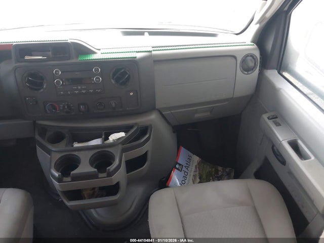 Ford E-450 Cutaway 2016 1FDXE4FS9GDC30165 Image 20