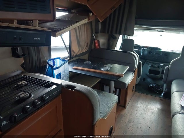 Ford E-450 Cutaway 2016 1FDXE4FS9GDC30165 Image 6
