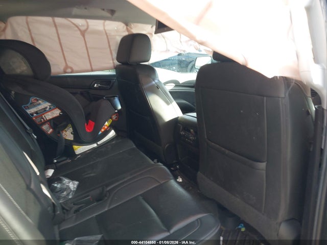 1GKS2GKJ5KR226992 GMC Yukon Xl Slt