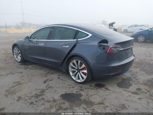 2018 TESLA MODEL 3 5YJ3E1EB8JF081931 Photo 2