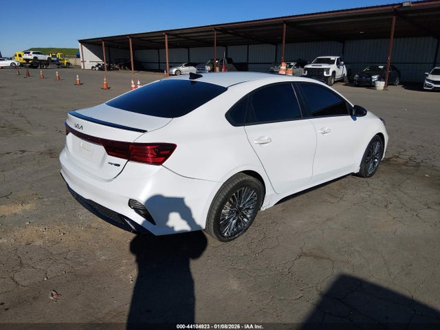 3KPF54AD9NE472006 KIA Forte Gt-line