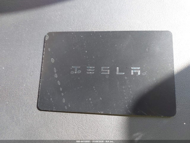 2025 Tesla Model Y Long Range Dual Motor All-wheel Drive მანქანა იყიდება აუქციონზე, vin: 7SAYGAEE8SF291542, აუქციონის ნომერი: 44105001