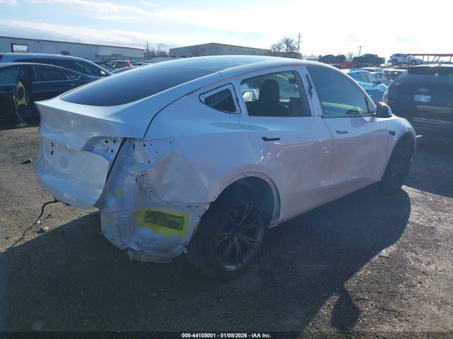 2025 Tesla Model Y Long Range Dual Motor All-wheel Drive მანქანა იყიდება აუქციონზე, vin: 7SAYGAEE8SF291542, აუქციონის ნომერი: 44105001
