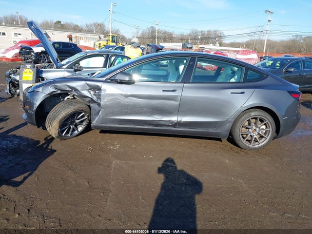 Продажа на аукционе авто 2023 Tesla Model 3 Rear-wheel Drive, vin: 5YJ3E1EA2PF643743, номер лота: 44105006