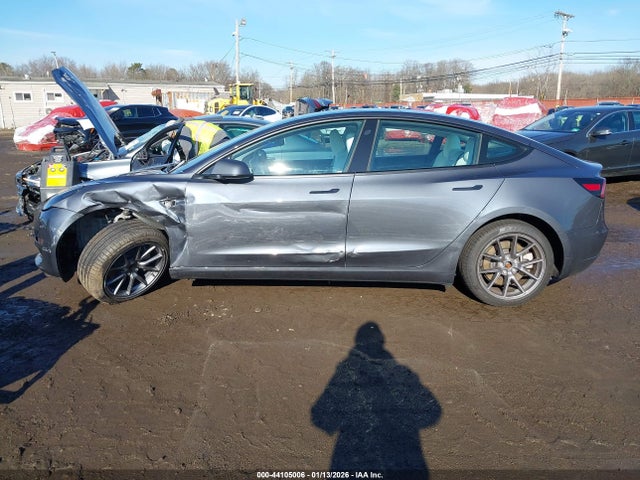 Продажа на аукционе авто 2023 Tesla Model 3 Rear-wheel Drive, vin: 5YJ3E1EA2PF643743, номер лота: 44105006