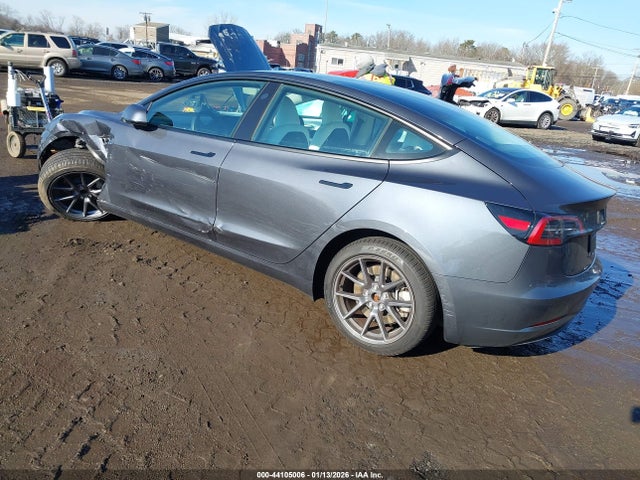2023 TESLA MODEL 3 5YJ3E1EA2PF643743 Photo 2