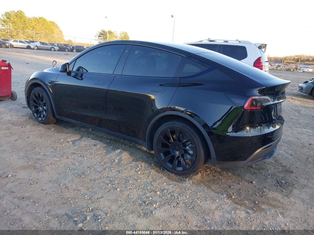2022 TESLA MODEL Y 7SAYGDEE6NF311146 Photo 2