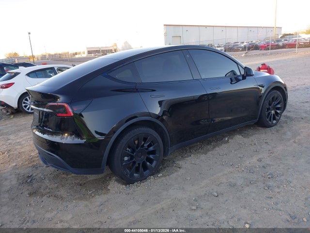 2022 TESLA MODEL Y 7SAYGDEE6NF311146 Photo 3