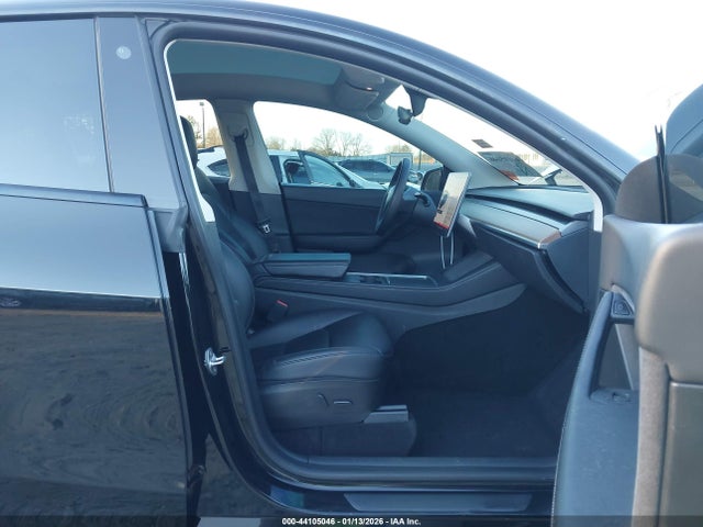 2022 TESLA MODEL Y 7SAYGDEE6NF311146 Photo 4