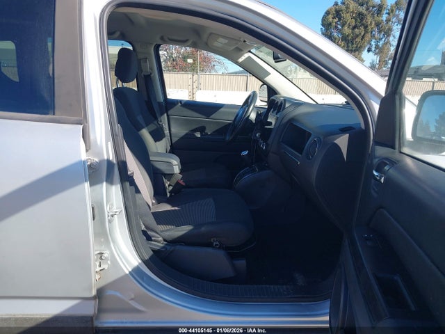 2012 JEEP COMPASS 1C4NJDEB7CD638358 Photo 4