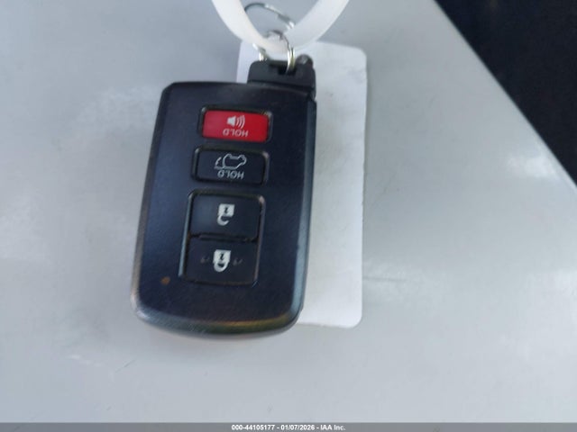 Toyota Rav4 Xle 2018 JTMWFREV5JD121201 Image 11