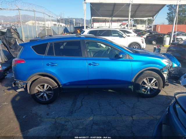 Toyota Rav4 Xle 2018 JTMWFREV5JD121201 Image 14
