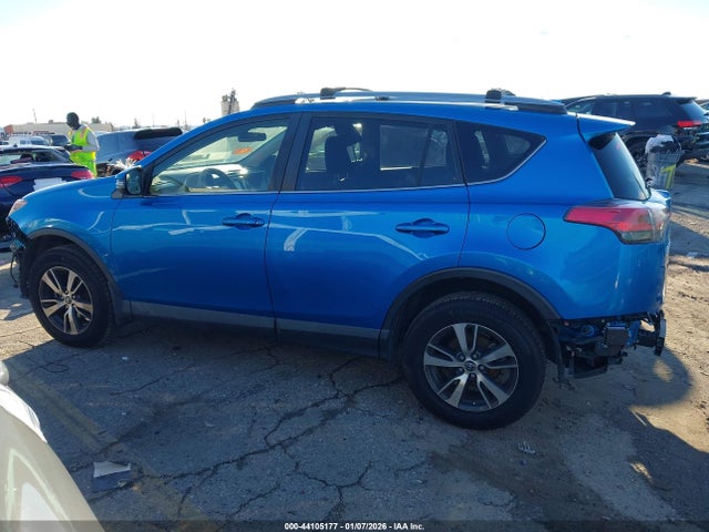 Toyota Rav4 Xle 2018 JTMWFREV5JD121201 Image 15