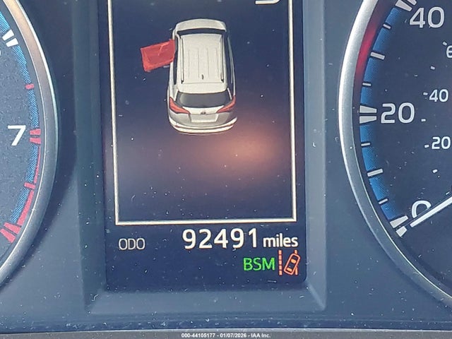 Toyota Rav4 Xle 2018 JTMWFREV5JD121201 Image 16