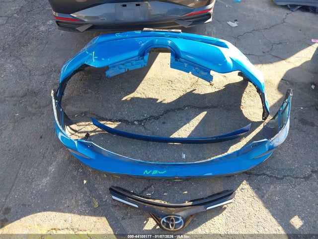 Toyota Rav4 Xle 2018 JTMWFREV5JD121201 Image 12