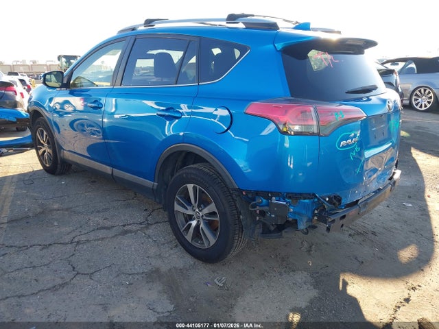 Toyota Rav4 Xle 2018 JTMWFREV5JD121201 Image 3