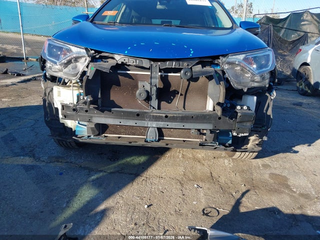 Toyota Rav4 Xle 2018 JTMWFREV5JD121201 Image 6