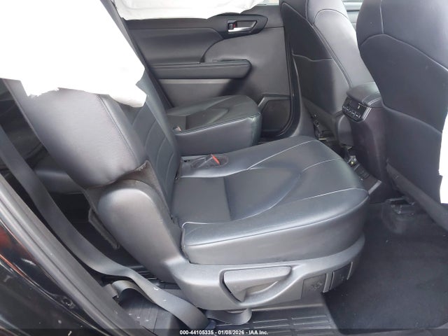 2024 TOYOTA HIGHLANDER 5TDKDRBH4RS529675 Photo 7