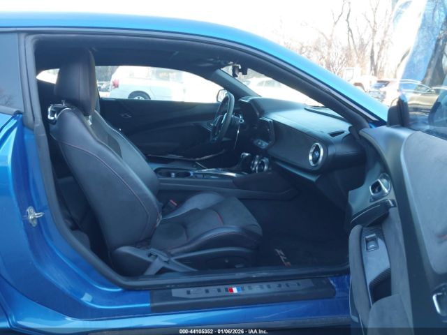 2017 CHEVROLET CAMARO 1G1FK1R68H0173044 Photo 4