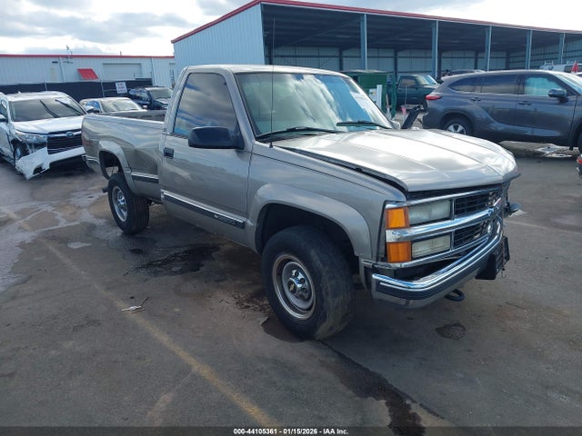 44105361 :رقم المزاد ، 1GCGK24R3XR718645 vin ، 1999 Chevrolet K2500 مزاد بيع