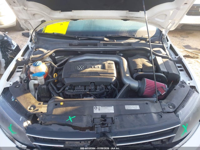 44105364 :رقم المزاد ، 3VWD17AJ1GM399472 vin ، 2016 Volkswagen Jetta 1.8t Sport مزاد بيع