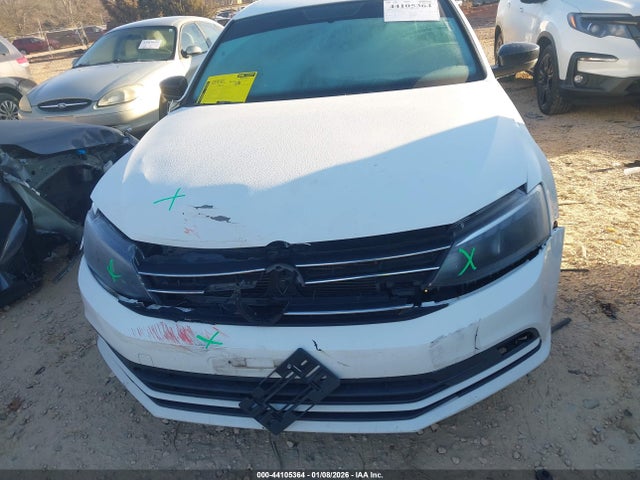 44105364 :رقم المزاد ، 3VWD17AJ1GM399472 vin ، 2016 Volkswagen Jetta 1.8t Sport مزاد بيع