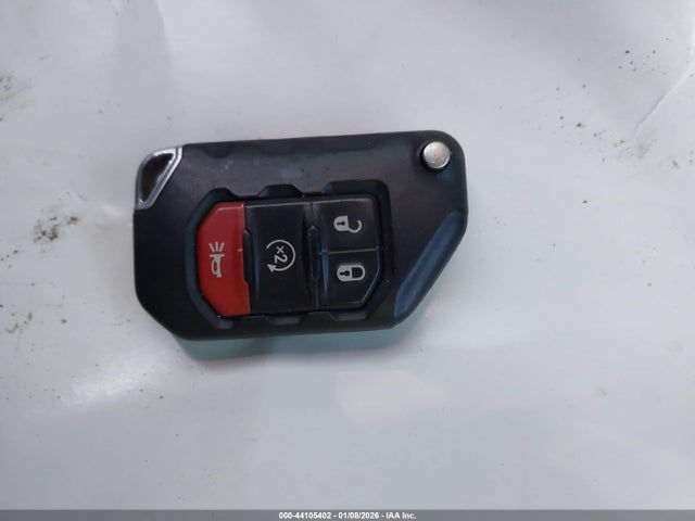 44105402 :رقم المزاد ، 1C4HJXDG9JW233678 vin ، 2018 Jeep Wrangler Unlimited Sport S 4x4 مزاد بيع