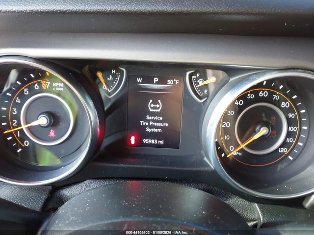 44105402 :رقم المزاد ، 1C4HJXDG9JW233678 vin ، 2018 Jeep Wrangler Unlimited Sport S 4x4 مزاد بيع