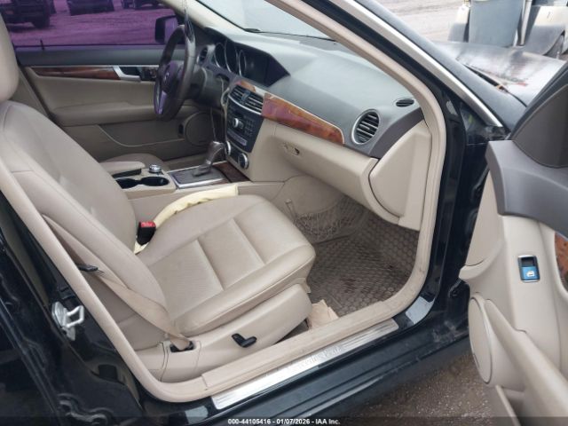 2012 MERCEDES-BENZ C 300 WDDGF8BB5CA615044 Photo 4