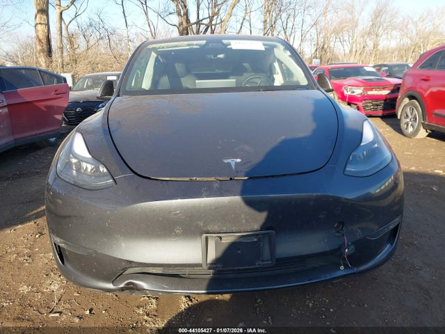 7SAYGDEE3SF300780 Tesla Model Y Long Range Dual Motor All-wheel Drive