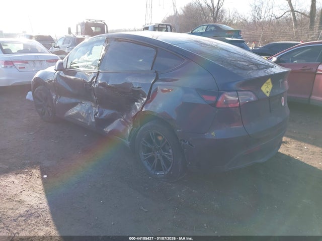 7SAYGDEE3SF300780 Tesla Model Y Long Range Dual Motor All-wheel Drive