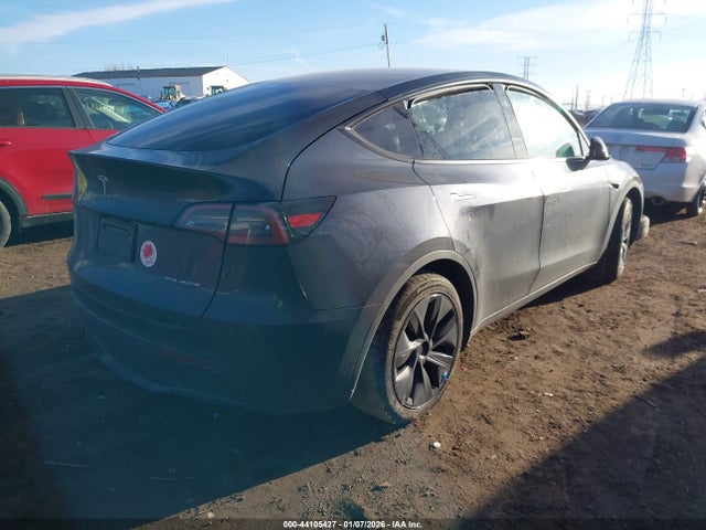 7SAYGDEE3SF300780 Tesla Model Y Long Range Dual Motor All-wheel Drive