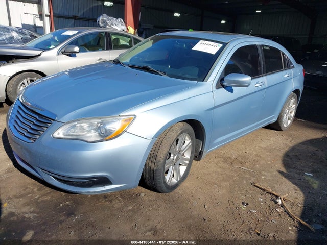 44105441 :رقم المزاد ، 1C3CCBBB0CN288158 vin ، 2012 Chrysler 200 Touring مزاد بيع