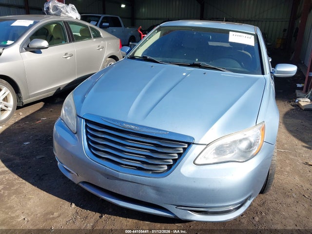 44105441 :رقم المزاد ، 1C3CCBBB0CN288158 vin ، 2012 Chrysler 200 Touring مزاد بيع