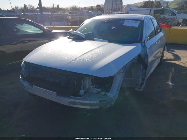 1HGCV3F94KA021731 Honda Accord Hybrid Touring