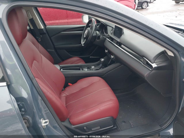 JM1GL1WY5M1613823 Mazda Mazda6 Carbon Edition