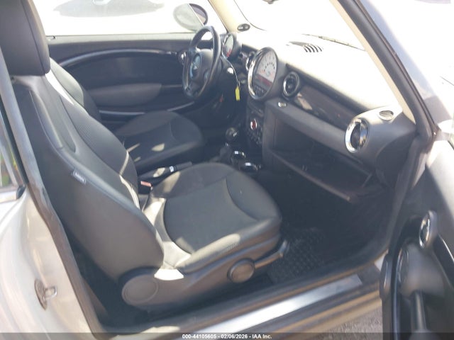 2011 MINI COOPER WMWSU3C57BT095208 Photo 4