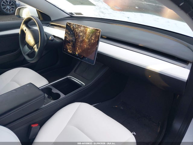 2021 TESLA MODEL 3 5YJ3E1EB4MF054990 Photo 4