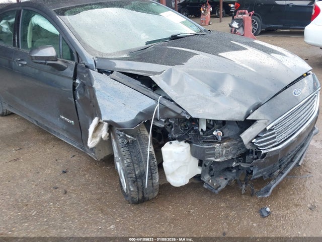 2017 Ford Fusion Hybrid S მანქანა იყიდება აუქციონზე, vin: 3FA6P0UU5HR330771, აუქციონის ნომერი: 44105633