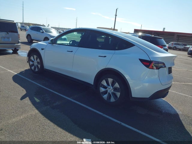 2021 TESLA MODEL Y 5YJYGDEE5MF096757 Photo 2