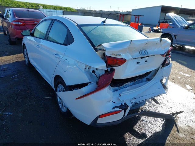 Hyundai ACCENT SE 2019 3KPC24A32KE040260 Image 3