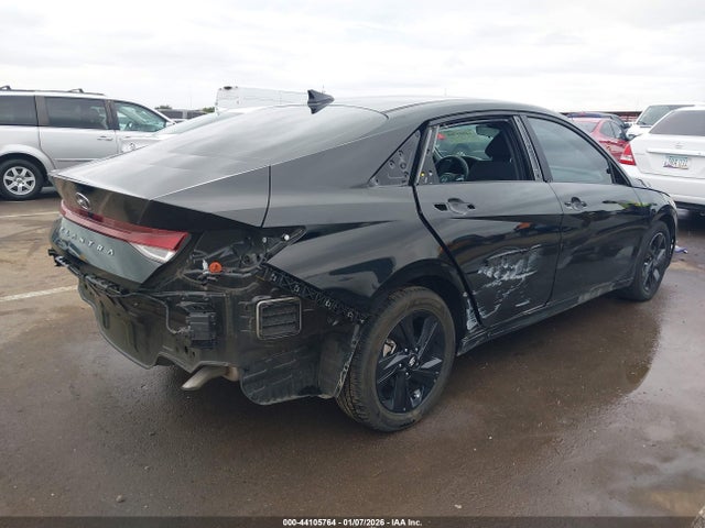 KMHLM4AG0PU458608 Hyundai ELANTRA SEL