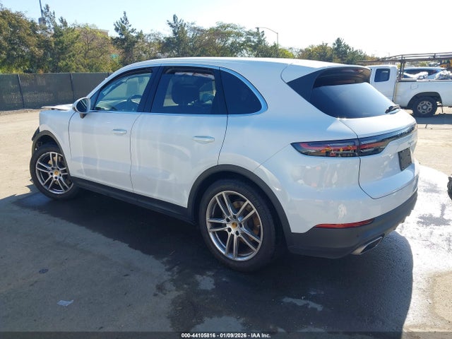 2021 PORSCHE CAYENNE WP1AA2AY1MDA00684 Photo 2