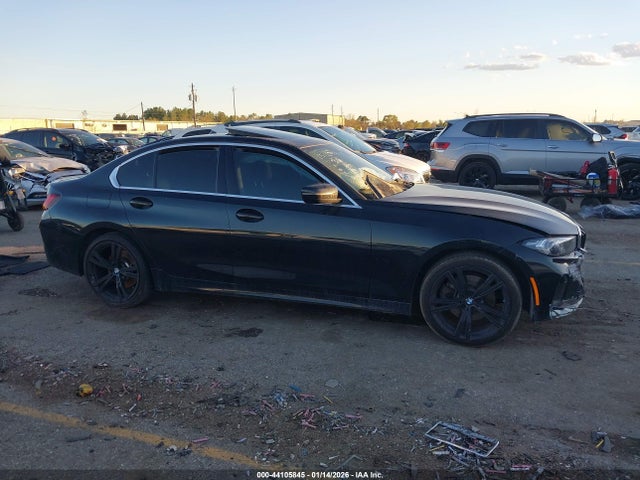 44105845 :رقم المزاد ، 3MW69FF01R8E19632 vin ، 2024 Bmw 330i مزاد بيع