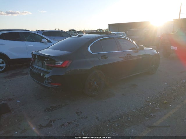44105845 :رقم المزاد ، 3MW69FF01R8E19632 vin ، 2024 Bmw 330i مزاد بيع